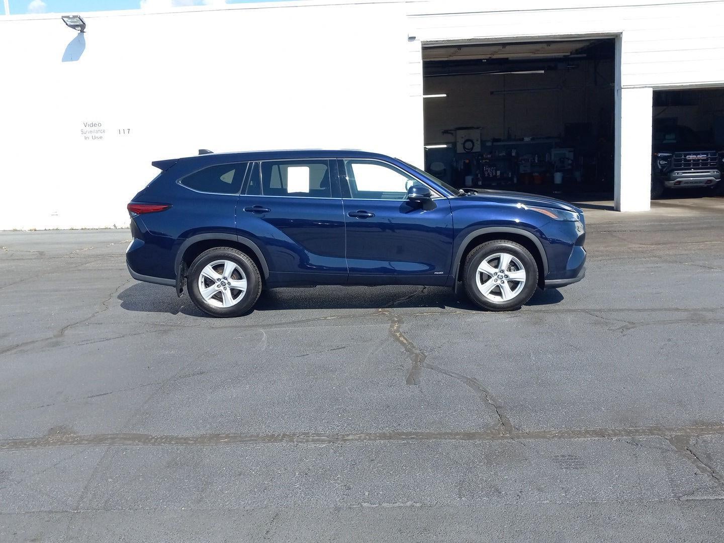 2022 Toyota Highlander Hybrid LE
