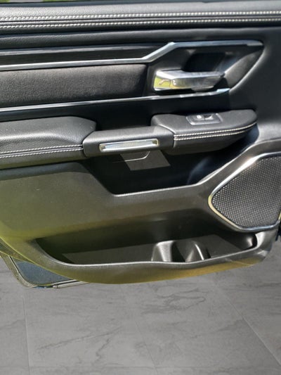 2024 RAM 1500 Laramie Crew Cab 4x2 5'7' Box