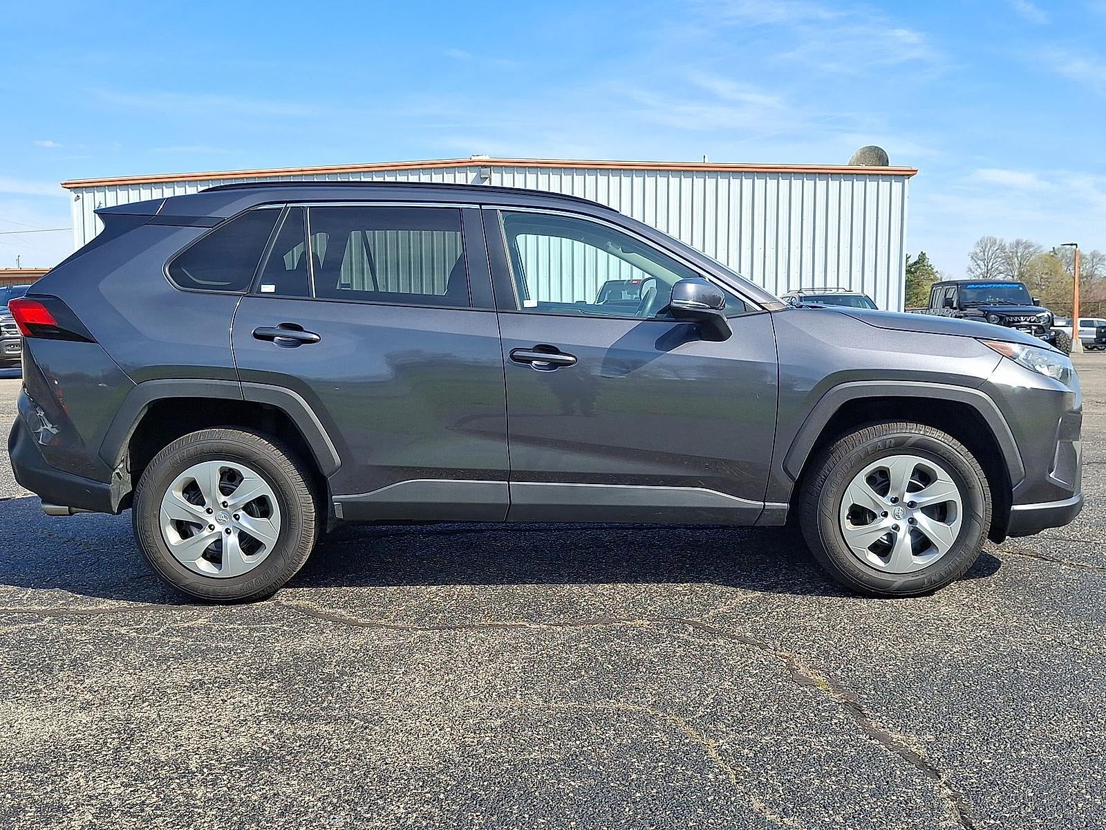 2019 Toyota RAV4 LE