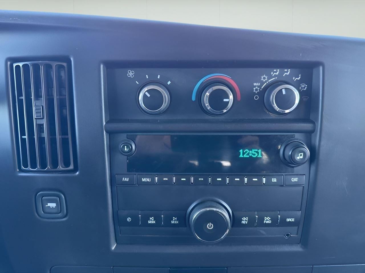 2021 Chevrolet Express Passenger LT