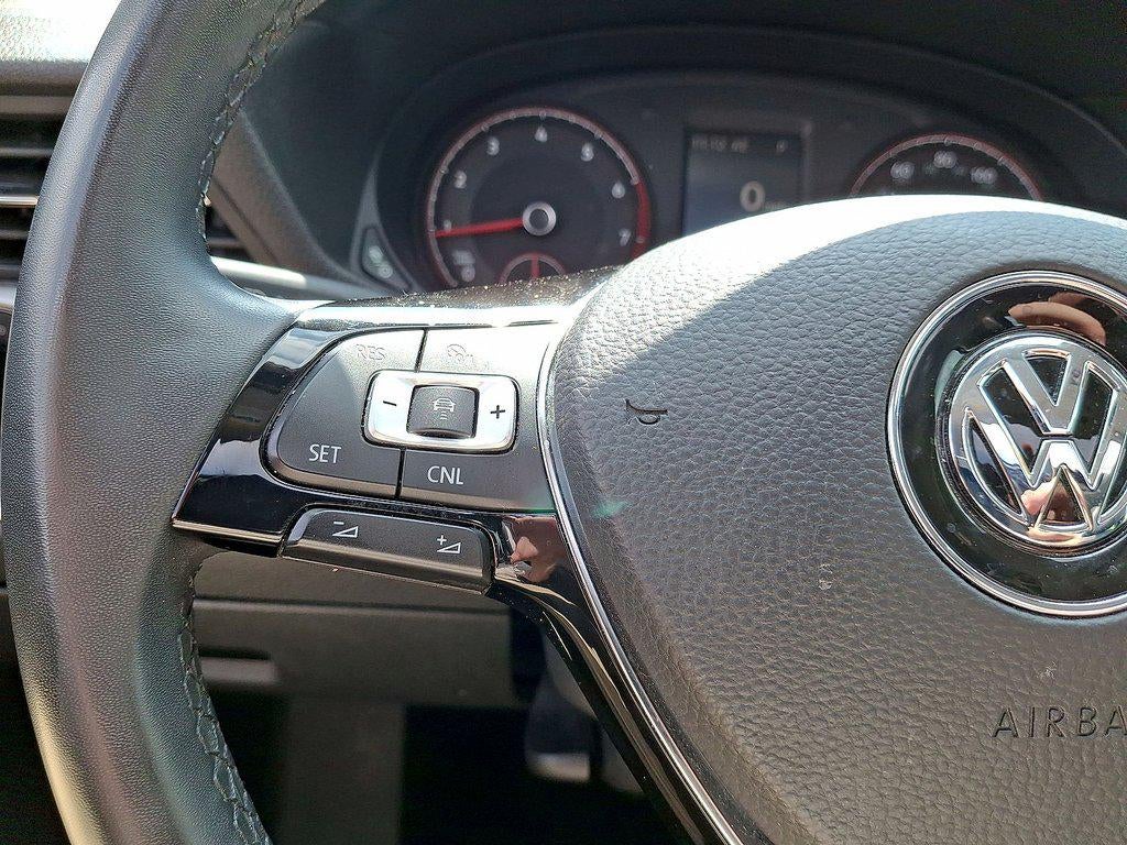 2022 Volkswagen Passat 2.0T SE Auto