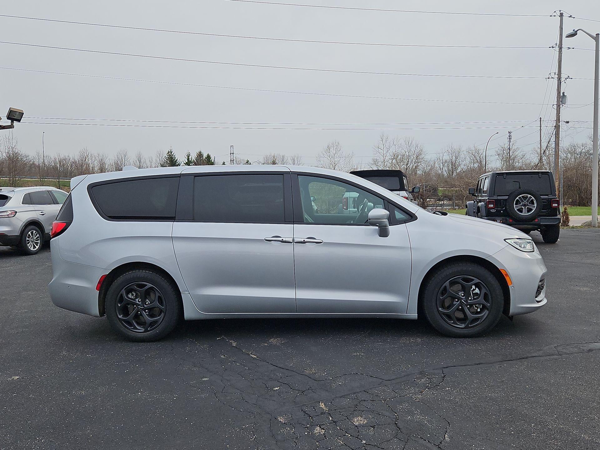 2022 Chrysler Pacifica Hybrid Limited