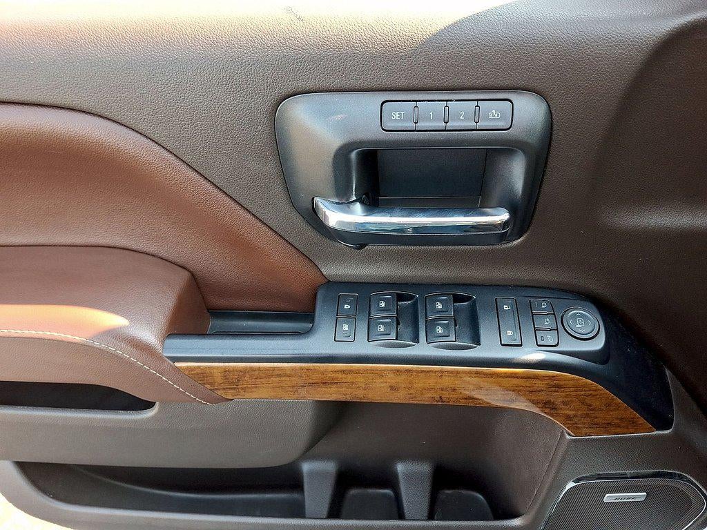 2016 Chevrolet Silverado 1500 '4WD Crew Cab 153.0'' High Country'