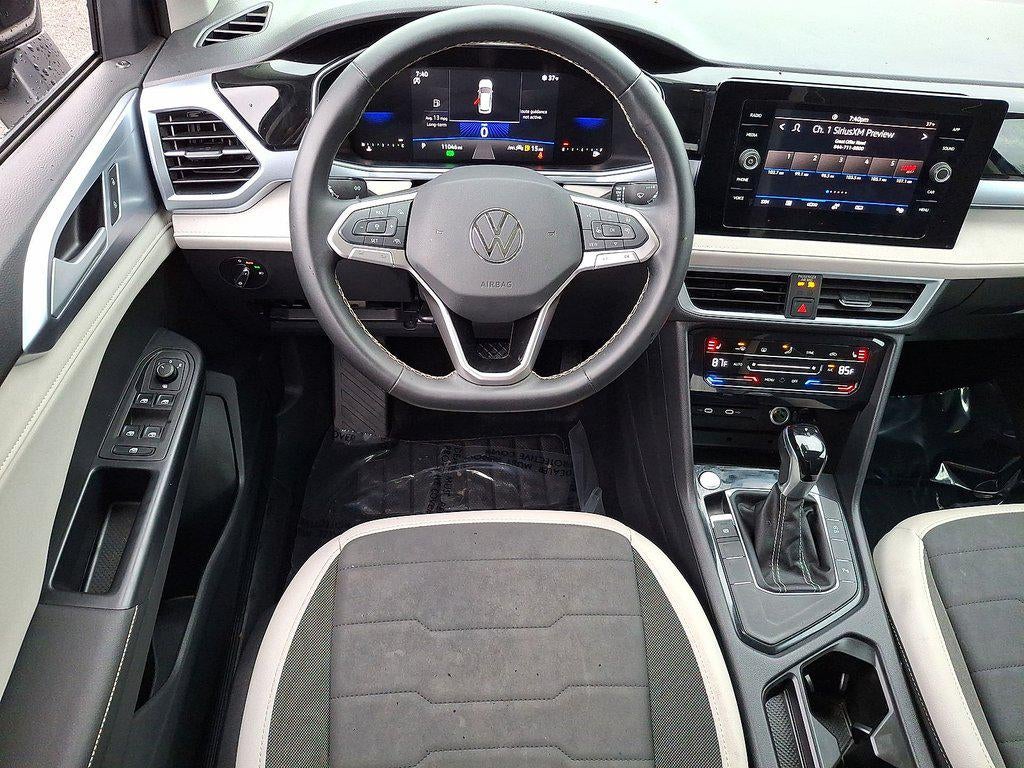 2025 Volkswagen Taos SE FWD