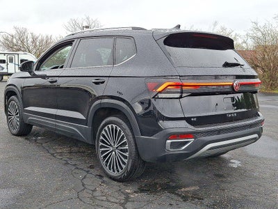 2025 Volkswagen Taos SE FWD