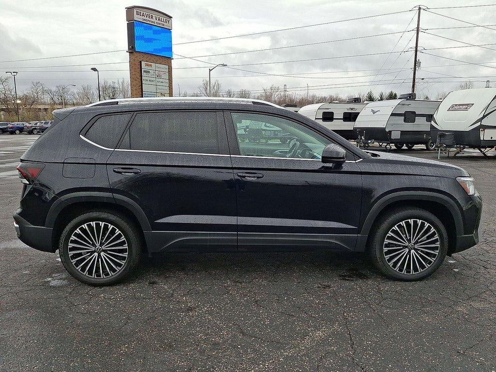 2025 Volkswagen Taos SE FWD