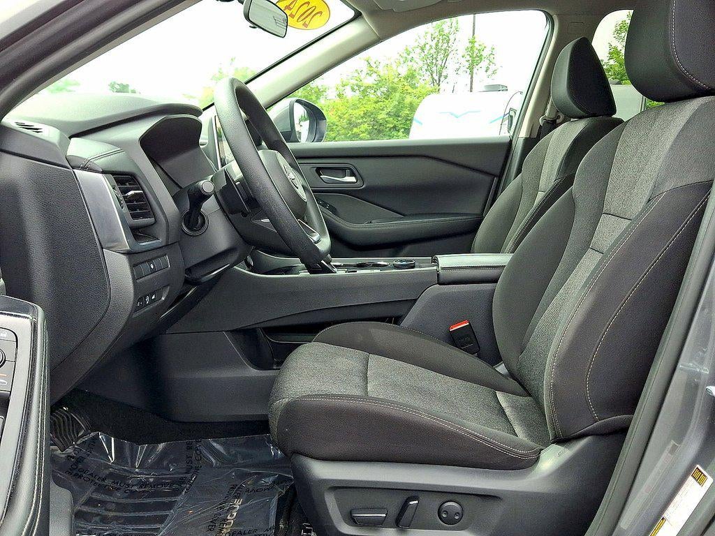 2024 Nissan Rogue AWD SV