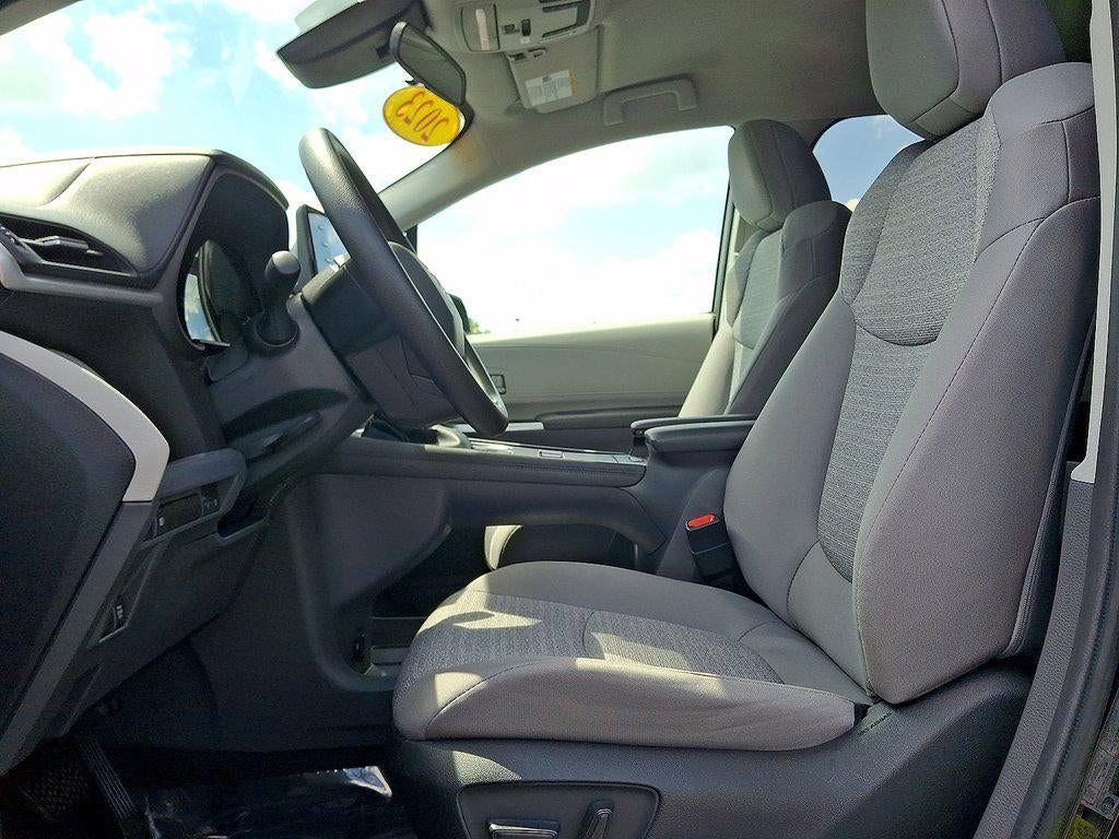 2023 Toyota Sienna LE FWD 8-Passenger (Natl)