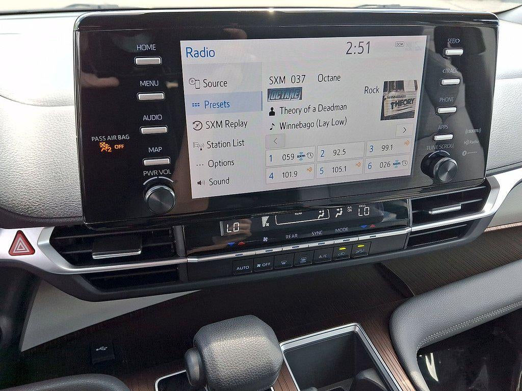 2023 Toyota Sienna LE FWD 8-Passenger (Natl)