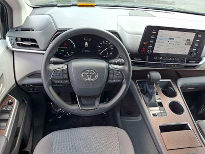 2023 Toyota Sienna LE FWD 8-Passenger (Natl)