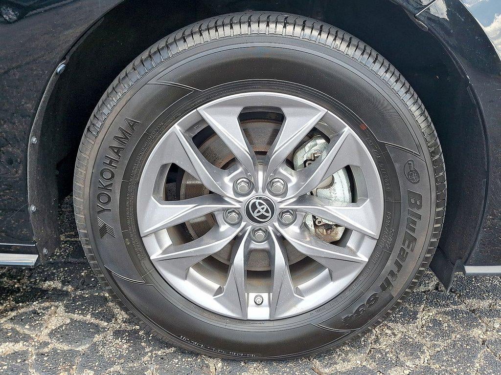 2023 Toyota Sienna LE FWD 8-Passenger (Natl)