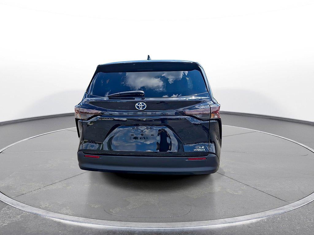 2023 Toyota Sienna LE FWD 8-Passenger (Natl)