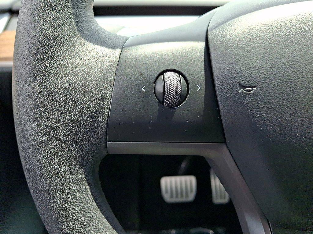 2023 Tesla Model Y Performance AWD