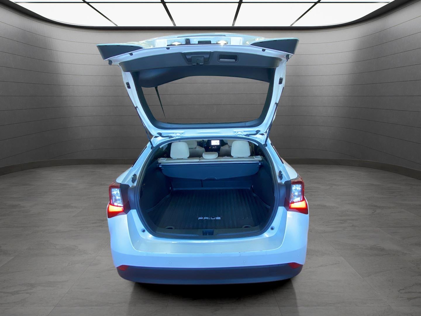 2022 Toyota Prius LE