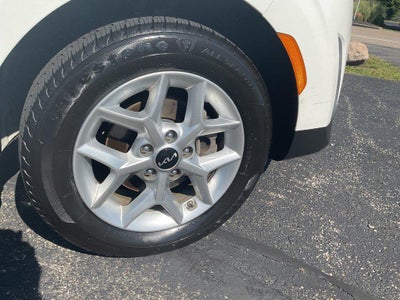2024 Kia Soul LX IVT