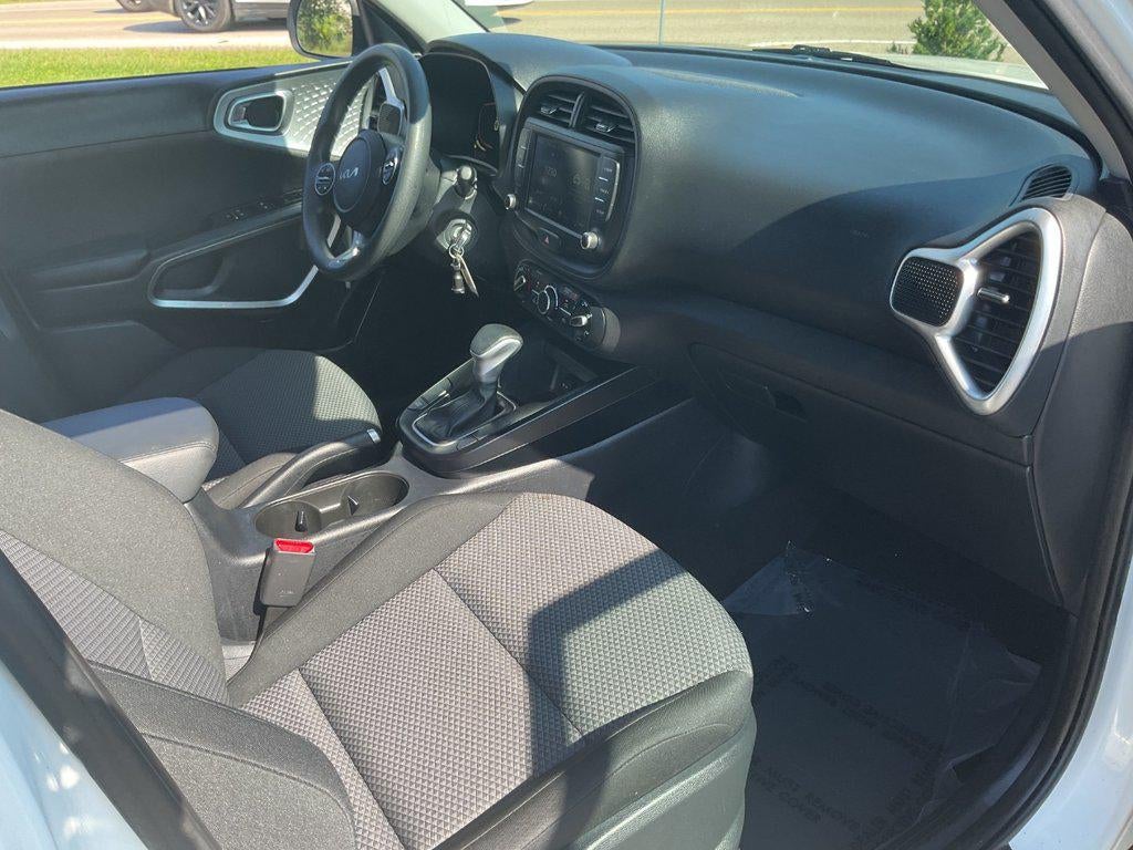 2024 Kia Soul LX IVT