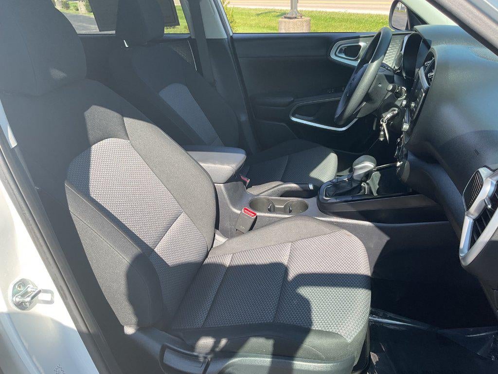 2024 Kia Soul LX IVT
