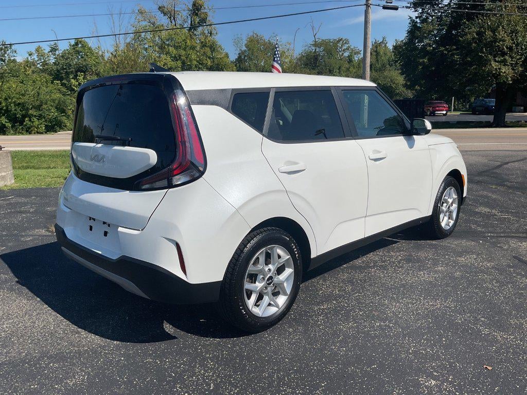 2024 Kia Soul LX IVT