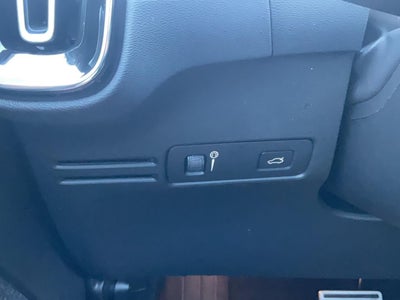 2021 Volvo XC40 Recharge P8 eAWD Pure Electric