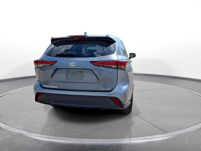 2021 Toyota Highlander LE