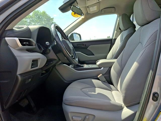 2021 Toyota Highlander LE