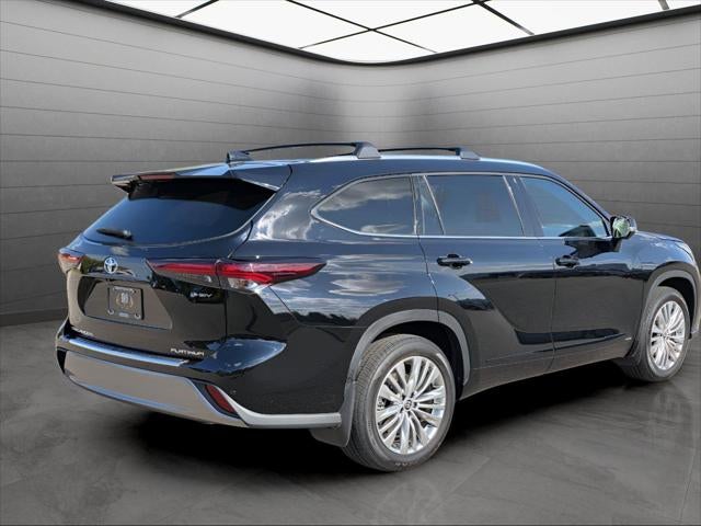 2025 Toyota Highlander Hybrid Platinum