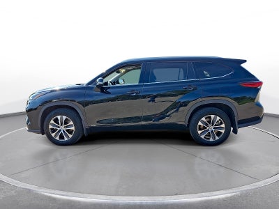 2022 Toyota Highlander Hybrid XLE