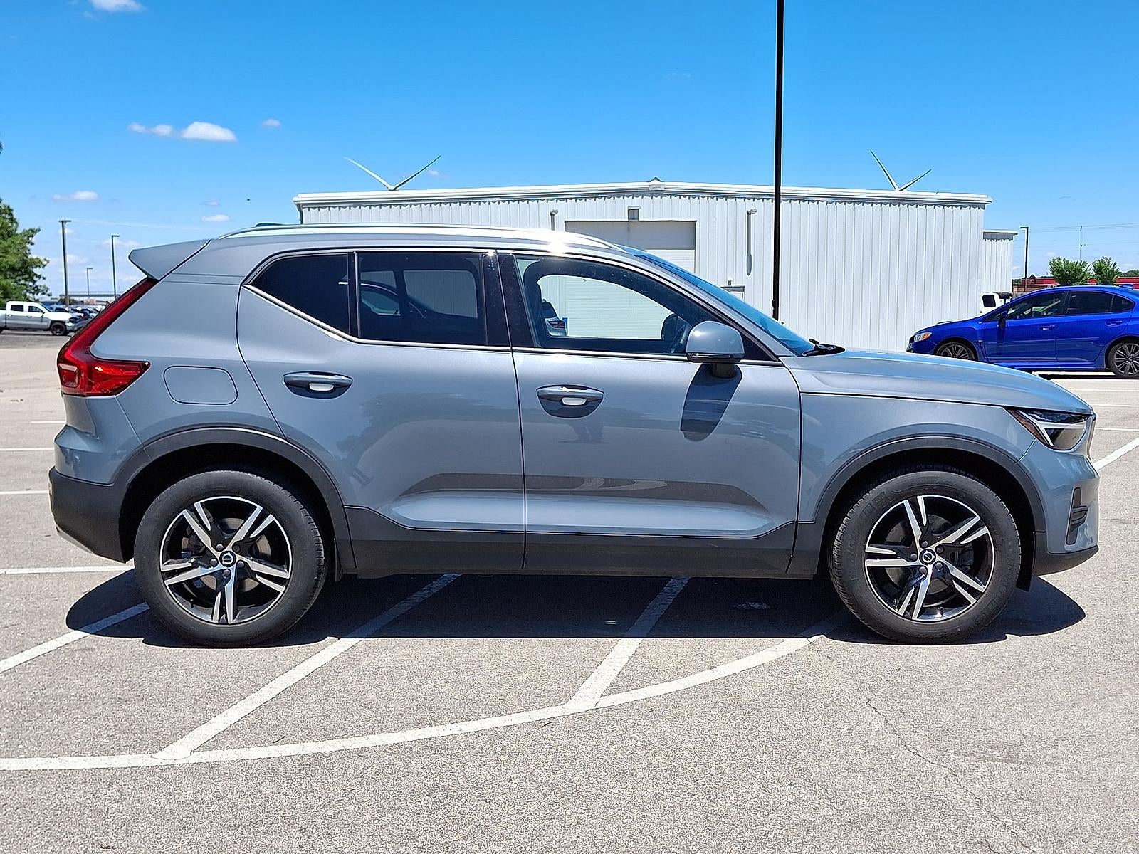 2023 Volvo XC40 Core
