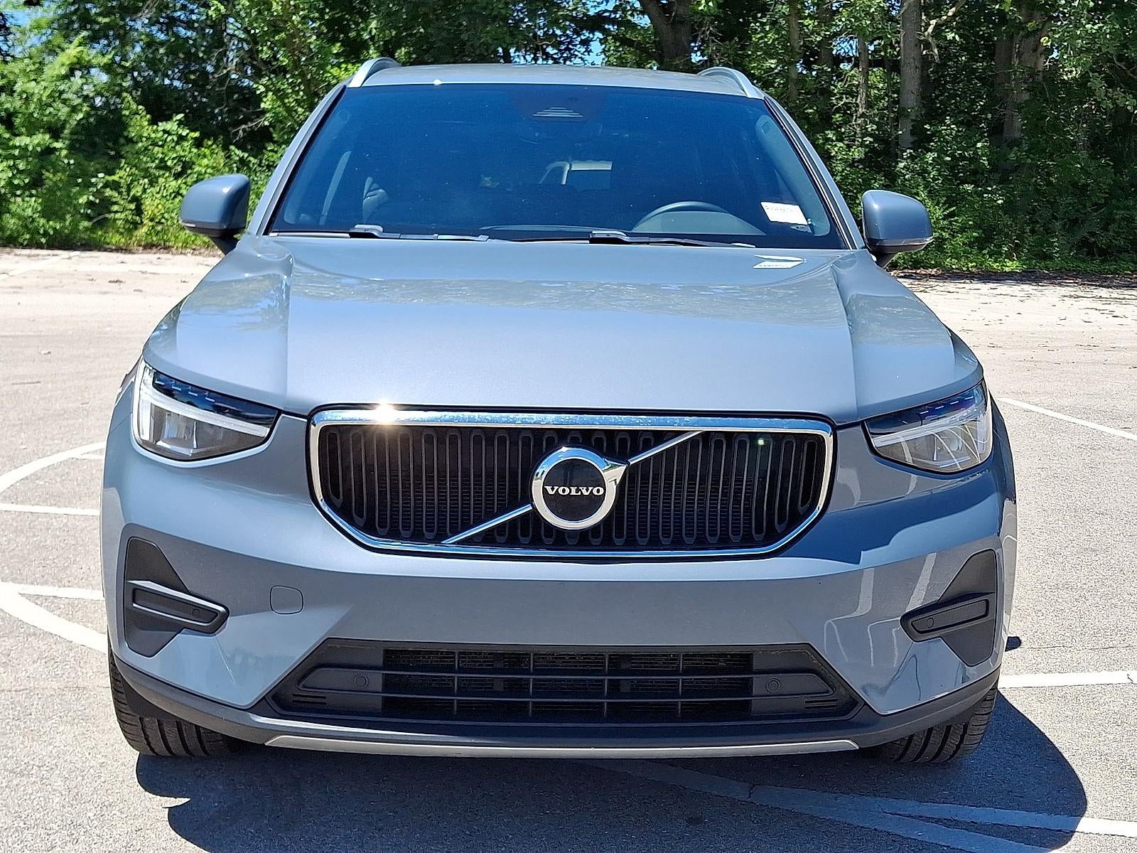 2023 Volvo XC40 Core