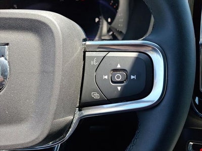 2023 Volvo XC40 Core