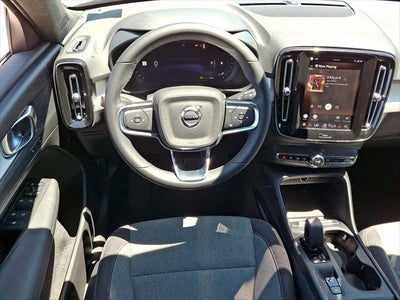 2023 Volvo XC40 Core