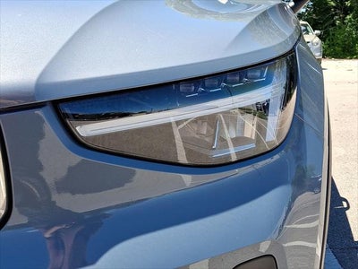 2023 Volvo XC40 Core