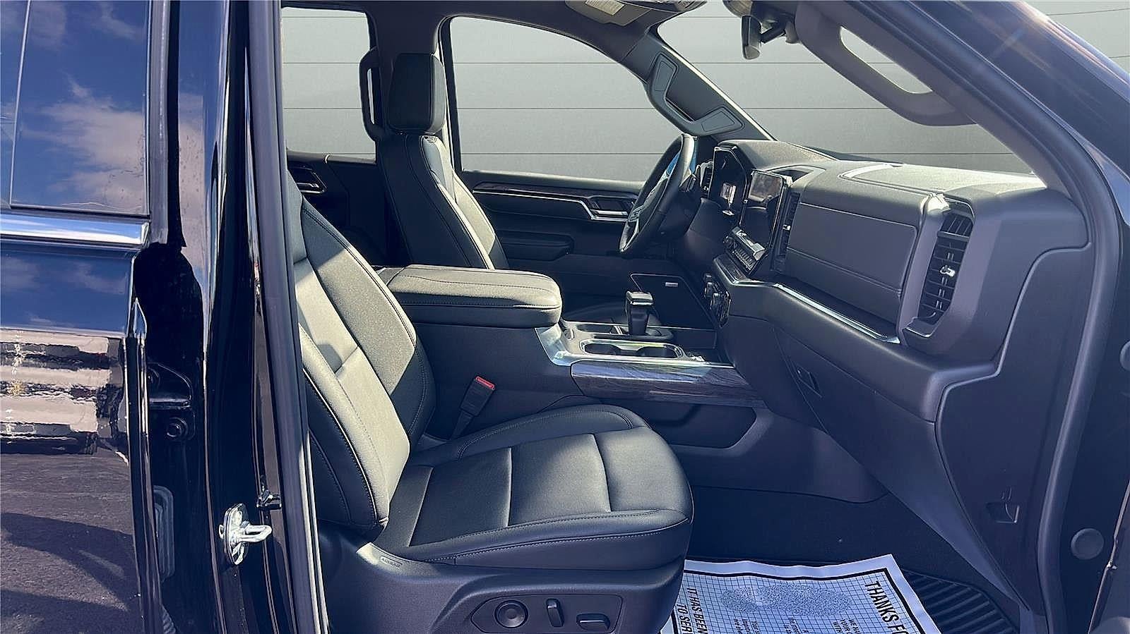 2025 Chevrolet Silverado 1500 LTZ