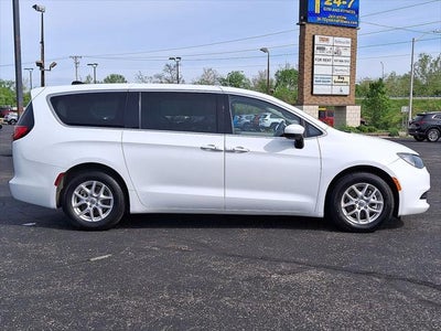 2023 Chrysler Voyager LX